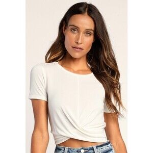 New with tags: Lulus All-access Pass White Crop Top - Size M